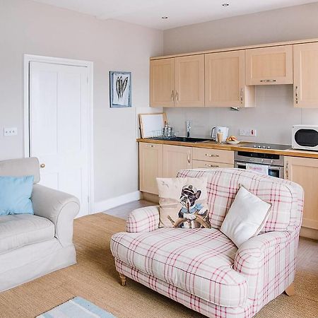 Serendipity, Aldeburgh - An Apartment On The High Street! מראה חיצוני תמונה